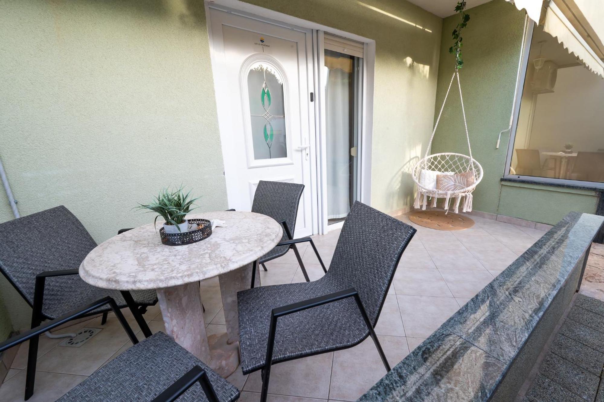 Locus Apartments Petrcane Exterior photo